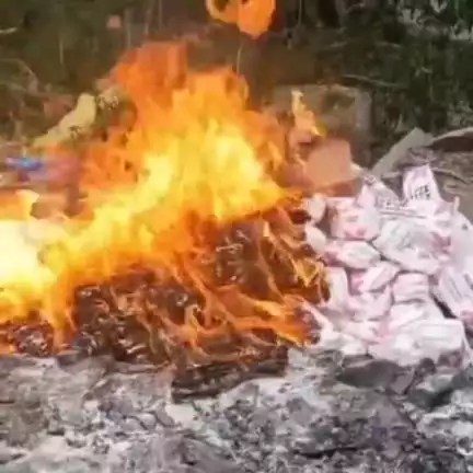 ಕಲಬುರಗಿ: ಫರಹತ್ತಬಾದ್‌ ಆಸ್ಪತ್ರೆಯಲ್ಲಿ ಸ್ಯಾನಿಟರಿ ಪ್ಯಾಡ್ ನಾಶ: ಕ್ರಮಕ್ಕೆ ಗ್ರಾಮದಲ್ಲಿ ಸಾಮಾಜಿಕ ಹೋರಾಟಗಾರ ಡಾ ಶರ್ಮಾ ಆಗ್ರಹ