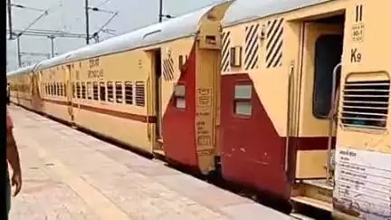 हिसार: बरवाला स्टेशन पर इंजन में खराबी से रुकी ट्रेन, धुरी से सिरसा जा रही थी, यात्री हुए परेशान