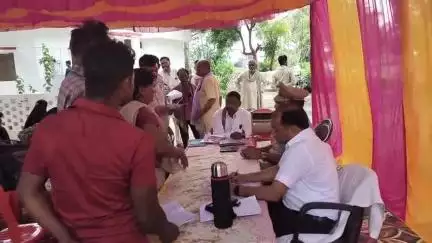महमूदाबाद: थाना रामपुर मथुरा में समाधान दिवस का आयोजन, राजस्व संबंधित 17 शिकायतें प्राप्त, मौके पर सिर्फ 5 का निस्तारण