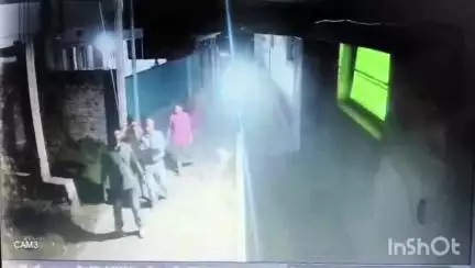 जमालपुर: गौरीपुर में एक परिवार पर जानलेवा हमला, घर में घुसकर लाठी-डंडे से मारपीट, सीसीटीवी फुटेज सामने आया