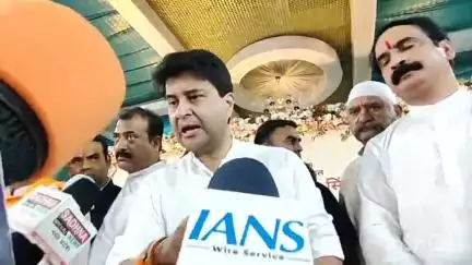 गुना नगर: कांग्रेस प्रदेश अध्यक्ष जीतू पटवारी पर FIR को लेकर केंद्रीय मंत्री सिंधिया ने गुना में बोला बड़ा हमला