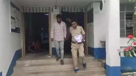 মিনাখাঁ: ডাকাত সন্দেহে মালঞ্চ এলাকা থেকে তিন যুবককে গ্রেফতার করে বসিরহাট আদালতে পাঠালো মিনাখা থানার পুলিশ