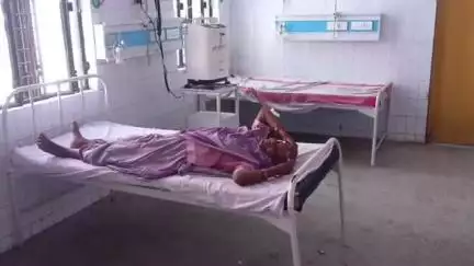 तमकुही राज: पथराव के दौरान जमीनी विवाद में दो पट्टीदारों के बीच जमकर मारपीट, पति-पत्नी गंभीर, बुजुर्ग महिला घायल