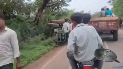 पिपरिया: ग्राम राजोला पुलिया के पास ट्रैक्टर चालक ने बाइक सवारों को मारी टक्कर, दुर्घटनाग्रस्त हुए