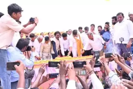పూతలపట్టు: ప్రభుత్వ విప్ ఇది నెల్లూరు ఎమ్మెల్యే జన్మదిన వేడుకల్లో పాల్గొన్న పూతలపట్టు ఎమ్మెల్యే