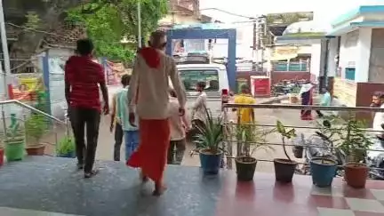 नोखा: कदवा गांव से पुलिस ने चार वारंटियों को गिरफ्तार कर जेल भेजा