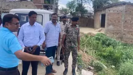 दरभंगा: अंतरराष्ट्रीय हवाई अड्डा बनाने हेतु अधिगृहीत की गई जमीन का दरभंगा जिलाधिकारी के द्वारा किया गया भौतिक निरीक्षण