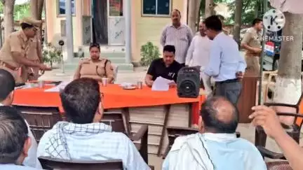गौरीगंज: जिलाधिकारी व पुलिस अधीक्षक ने थाना दिवस में जामों थाने में सुनी जन समस्याएं, शिकायतों के निस्तारण के लिए दिए निर्देश