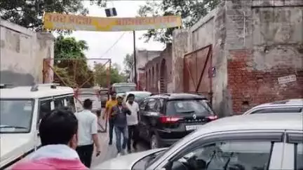 बुलंदशहर: भारतीय किसान यूनियन महाशक्ति के लोगों ने एआरएम कार्यालय का किया घेराव, साबित गढ़ चीनी मिल पर स्टॉपेज बनवाने की रखी मांग