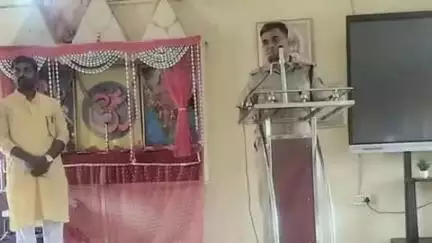 बेरमो: बेरमो थाना प्रभारी रोहित सिंह ने 'नशा छोड़ो, जीवन जोड़ो' और ट्रैफिक जागरूकता कार्यक्रम किया