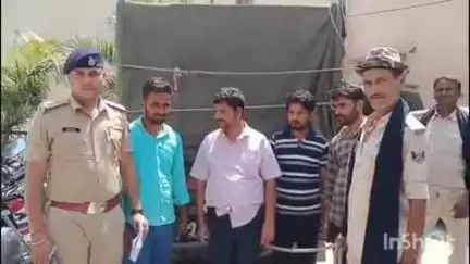गोपालगंज: नगर थाना पुलिस ने पिकअप से 675 लीटर स्प्रिट व बंटी बबली रैपर के साथ चार आरोपियों को किया गिरफ्तार
