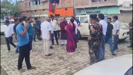 महागामा: कांग्रेसी नेता ने प्रखंड कांग्रेस कार्यालय महागामा का दौरा किया, संगठनात्मक मजबूती पर विशेष चर्चा हुई