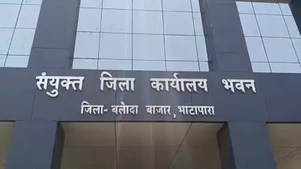 बलौदाबाज़ार: बलौदा बाजार ज़िले के अंतर्गत ग्राम पंचायत बिलारी के रोज़गार सहायक गौरीशंकर ने प्रधान मंत्री आवास से घर बना #Jansamasya