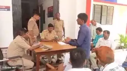 नौगढ़: थानाध्यक्ष की अध्यक्षता में थाना चिल्हिया में थाना समाधान दिवस कार्यक्रम का आयोजन किया गया