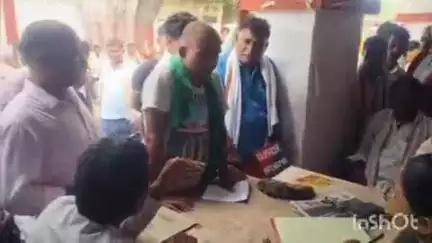 मढ़ौरा: मढ़ौरा थाना परिसर में अंचलाधिकारी द्वारा जनता दरबार का आयोजन