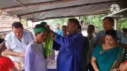 চণ্ডীতলা ২: হুগলির রতনপুর আদিবাসী পাড়া থেকে শুরু করে বিভিন্ন আদিবাসী পাড়ায় ১৭১ তম ঐতিহাসিক হুল দিবস পালন করলেন মন্ত্রী