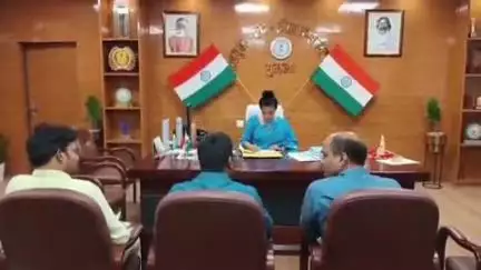 गुमला: उपायुक्त ने राष्ट्रीय राजमार्ग योजनाओं की प्रगति को लेकर की समीक्षा बैठक, दिए आवश्यक दिशा-निर्देश
