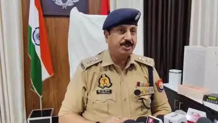 इटावा: दादरपुर कांड में सोशल मीडिया पर अभद्र टिप्पणी करने के आरोप में 11 लोग हुए गिरफ्तार, SSP ने साझा की जानकारी