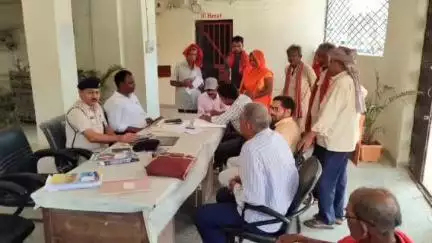 बेलसंड: बेलसंड थाना परिसर में भूमि विवादों के निपटारे के लिए जनता दरबार आयोजित