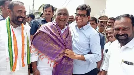 కోరుట్ల: కోరుట్ల లో మంత్రి అడ్డలూరి లక్ష్మణ్ కు స్వాగతం పలికిన ఎమ్మెల్యే సంజయ్ జువ్వడి నర్సింగరావు
