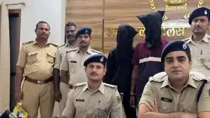 डुमरा: सीतामढ़ी: देसी कट्टा और पिस्टल के साथ दो बदमाश गिरफ्तार, सदर डीएसपी ने दी जानकारी