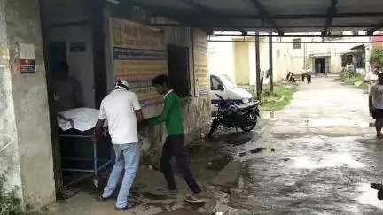 जबलपुर: संदिग्ध अवस्था में फांसी पर लटकी मिली नवविवाहिता, परिजनों ने लगाया हत्या का आरोप, शरीर पर दिखे निशान