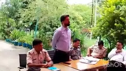 पड़वा: सोशल मीडिया से रहे दूर, असामाजिक तत्वों पर पंडवा प्रशासन की रहेगी नजर, मोहर्रम पर्व को लेकर हुई शांति समिति की बैठक।