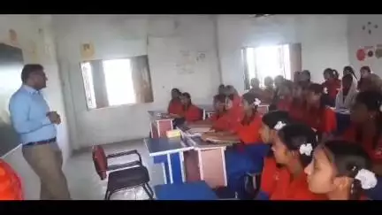 మంథని: మైనార్టీ రెసిడెన్షియల్ ను ఆకస్మిక తనిఖీ చేసిన జిల్లా కలెక్టర్ కోయశ్రీ హర్ష