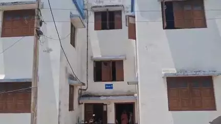 দিনহাটা ১: দিল্লিতে শ্রমিকের কাজে গিয়ে দিল্লি পুলিশের হাতে ধৃত 3 শিশু-সহ 8 জন, চাঞ্চল্য দিনহাটায়