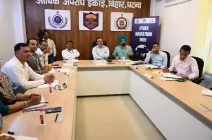 साइबर हैकाथॉन 2025 | मिशन साइबर सुरक्षा

EOW बिहार और C-DAC पटना द्वारा आयोजित इस नेशनल हैकाथॉन में युवाओं ने AI फ़िशिंग, VoIP ट्रेसिंग जैसे मसलों पर tech सॉल्यूशन्स दिए।