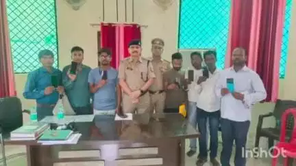 सलोन: डीह पुलिस ने चोरी हुए सात मोबाइल फोन बरामद कर उनके स्वामियों को सुपुर्द किया, मोबाइल स्वामियों के चेहरे पर खुशी दिखी