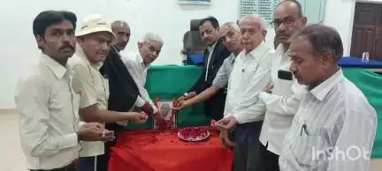 हरदोई: हरदोई के वरिष्ठ अधिवक्ता दिनेश पाल सिंह चंदेल का बीमारी के चलते निधन, बार एसोसिएशन में अधिवक्ताओं ने दी श्रद्धांजलि