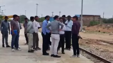 मूंडवा: मूंडवा रेलवे स्टेशन का जोधपुर मंडल के अपर रेल मंडल प्रबंधक ने किया निरीक्षण