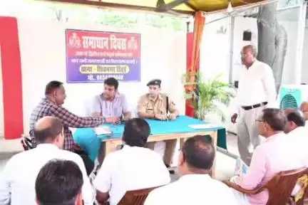 बांसी: थाना शिवनगर डिडई पर डीएम और एसपी ने समाधान दिवस में सुनी लोगों की फरियाद, किया निस्तारण