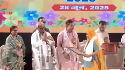 चितलवाना: चितलवाना के ठाकराराम गोदारा को मिला राज्य स्तरीय शिक्षा भूषण सम्मान, सीएम व शिक्षा मंत्री ने किया प्रदान