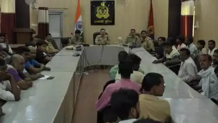 नवाबगंज: पुलिस लाइन स्थित सभागार में एएसपी उत्तरी ने कानून व्यवस्था के दृष्टिगत डीजे संचालकों के साथ गोष्ठी कर दिए निर्देश