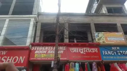 উদয়পুর: উদয়পুর বিদ্যুতের এস টি লাইনে সমস্যা হয়ে তার ছিঁড়ে গেলো শহরের মাঝখানে, মানুষ প্রাণ ভয়ে এইদিক ওদিকের ছোটা ছোটি শুরু কর