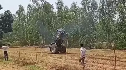 शाहजहांपुर: कांट क्षेत्र में ट्रैक्टर से खतरनाक स्टंट करते हुए वीडियो सोशल मीडिया पर हुआ वायरल