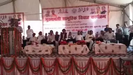 पुवायां: पुवायां स्थित सूरज मैरिज लॉन में मुख्यमंत्री वैवाहिक योजना कार्यक्रम का आयोजन हुआ
