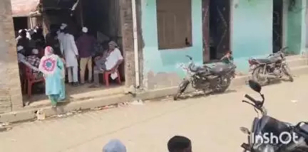 धामपुर: नहटौर शादीपुर मार्ग पर पिकअप वाहन की टक्कर से बाइक सवार महिला की मौत, पति और दो पुत्र घायल