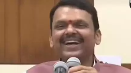 गडचिरोली: पाणी संवर्धन कार्यात स्वयंसेवी संस्थांचे योगदान महत्त्वाचे:- पालकमंत्री  देवेंद्र फडणवीस