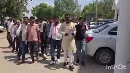 औरैया: एग्रो इनपुट डीलर्स एसोसिएशन ने विभागीय उत्पीड़न से परेशान होकर सीएम को ज्ञापन सौंपा, जताई नाराजगी