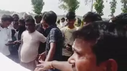 बांसी: खेसरहा थाना क्षेत्र के डिडई घोसियारी मार्ग पर कार और बाइक की टक्कर में 45 वर्षीय व्यक्ति की मौत, मचा कोहराम
