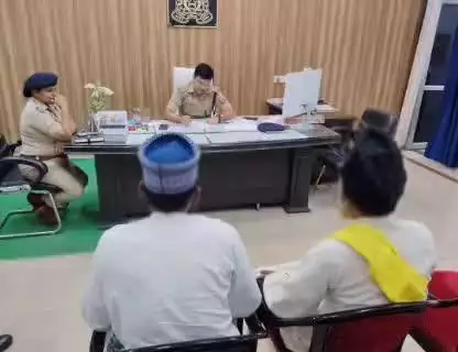 मुरादाबाद: एसपी देहात ने अपने कार्यालय में जनसुनवाई की, जनता की समस्याओं का कराया समाधान