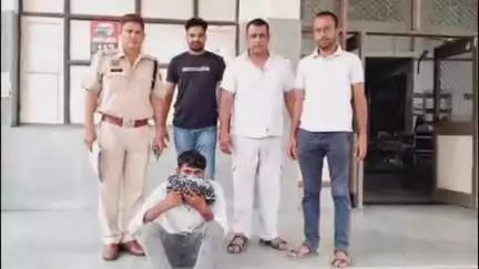 चरखी दादरी: हरियाणा स्टेट नारकोटिक्स कंट्रोल ब्यूरो भिवानी की टीम ने नशीले पदार्थ के साथ एक युवक को पकड़ा, 10.30 ग्राम हेरोइन बरामद