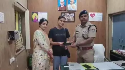 पौड़ी: CEIR पोर्टल और पौड़ी पुलिस की मदद से एक और खोया फोन वापिस मिला, गुम हुए मोबाइलों के लिए वरदान साबित हो रहा है पोर्टल