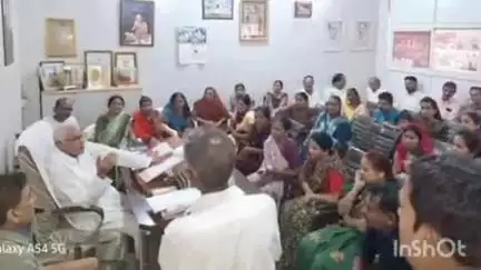 इटारसी: इटारसी स्थित विधायक कार्यालय में क्षेत्रीय MLA सीताशरण शर्मा ने सुनी लोगों की समस्याएँ