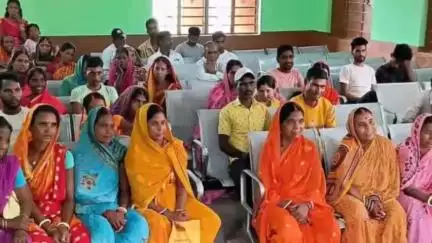 नावाडीह: बिरनी पंचायत सचिवालय में बाल अधिकार संरक्षण आयोग की अध्यक्ष बेबी देवी ने कार्यक्रम में भाग लिया