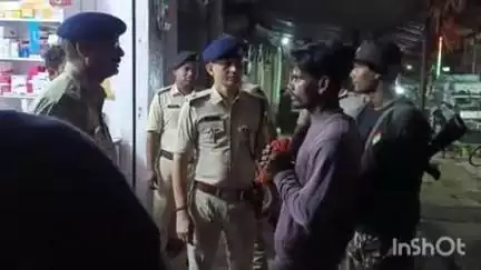 भभुआ: शुक्रवार की देर रात एसपी के नेतृत्व में भभुआ के अंजली मेडिकल हॉल पर की गई छापेमारी