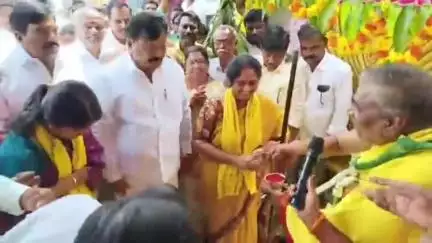 పట్టణంలో అన్న క్యాంటీన్‌ ఏర్పాటుకు భూమి పూజ చేసిన మంత్రి సవిత, ఎంపీ పార్థసారథి